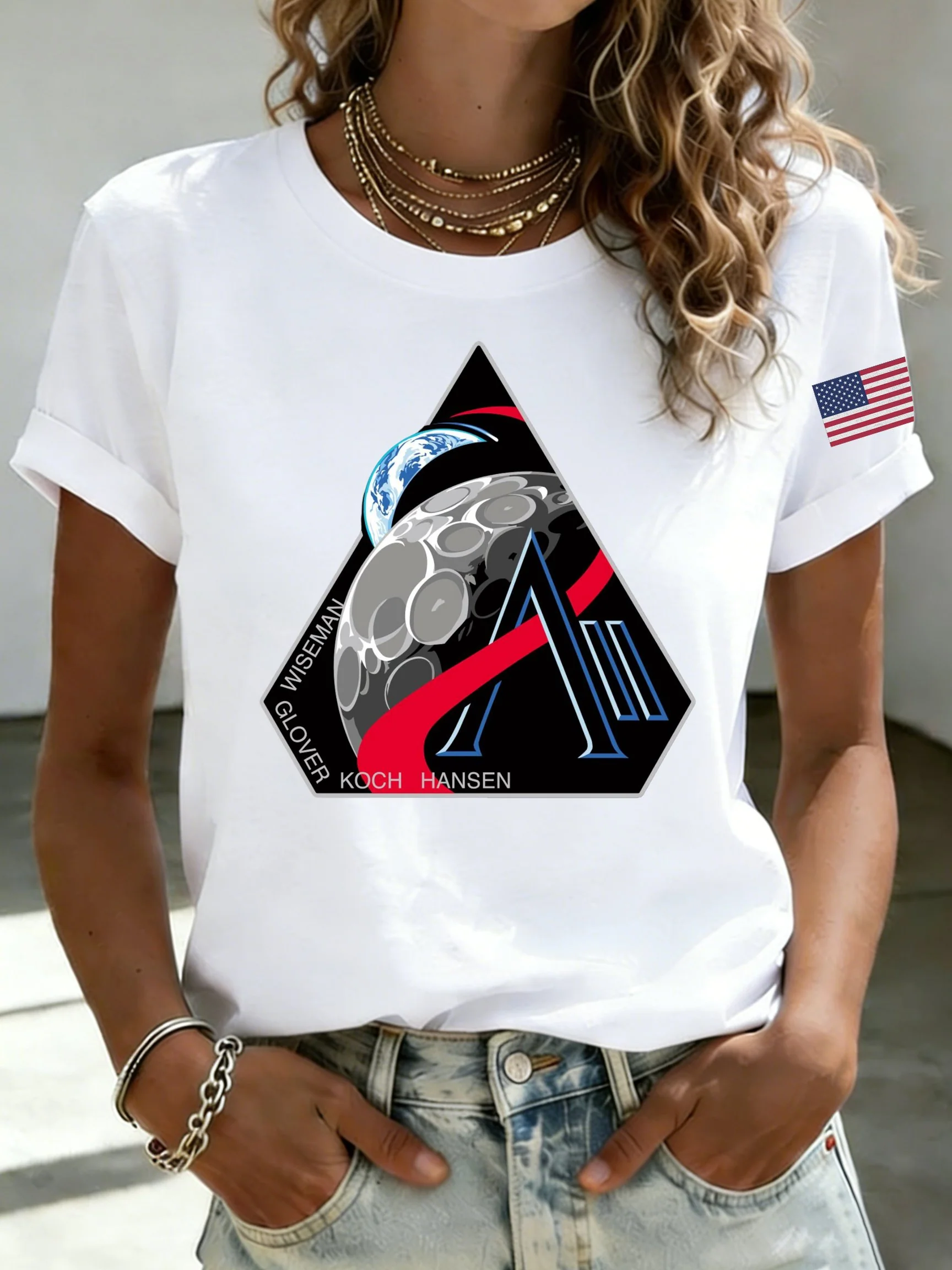 Retro Artemis II 2026 Rocket Launch Print T-Shirt