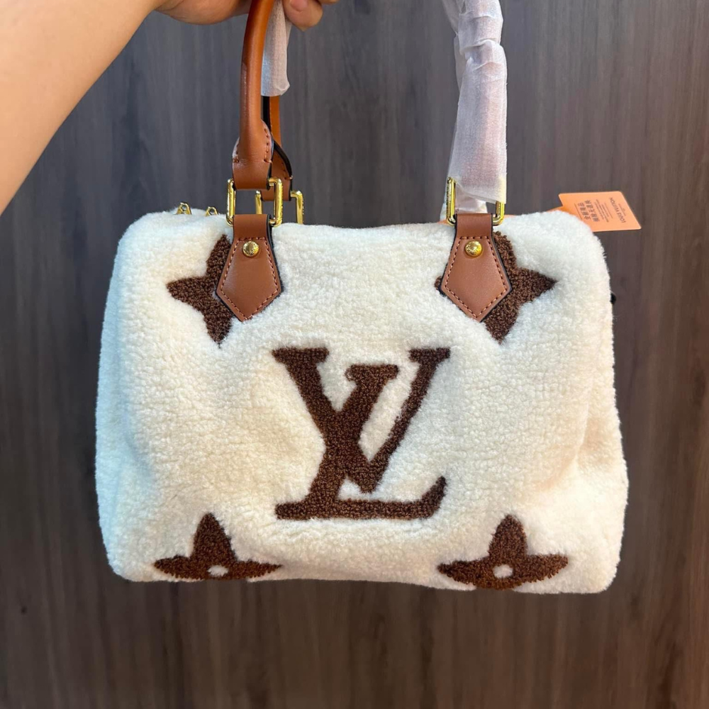 Louis Vuitton Lv Ski Speedy Bandoulière 25 White 25Cm M23468
