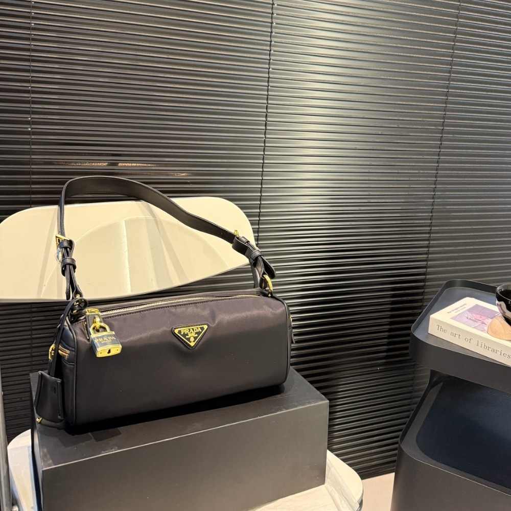 Prada Re Nylon Pouch Black 28cm 1ne058 2c05 F0002