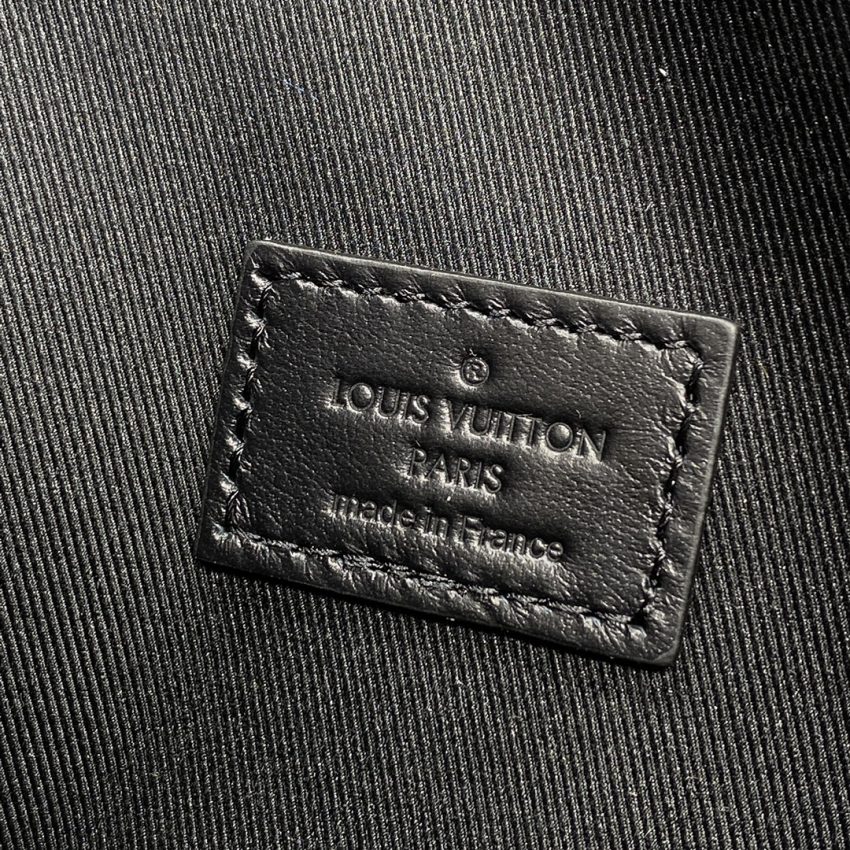 Replica Louis Vuitton Wearable Wallet Black