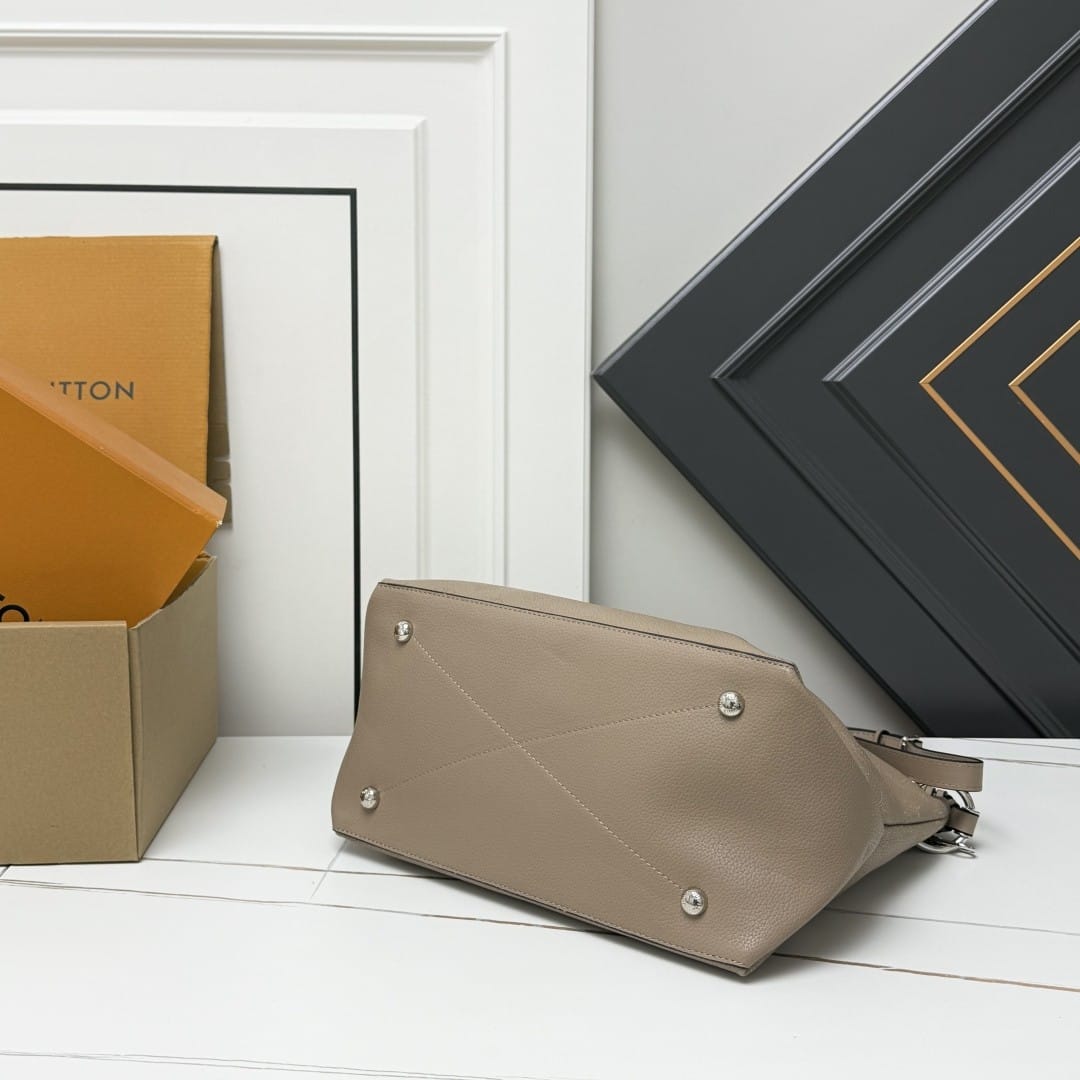 Louis Vuitton Carmel Mahina Perforated Leather Galet 32cm M56084