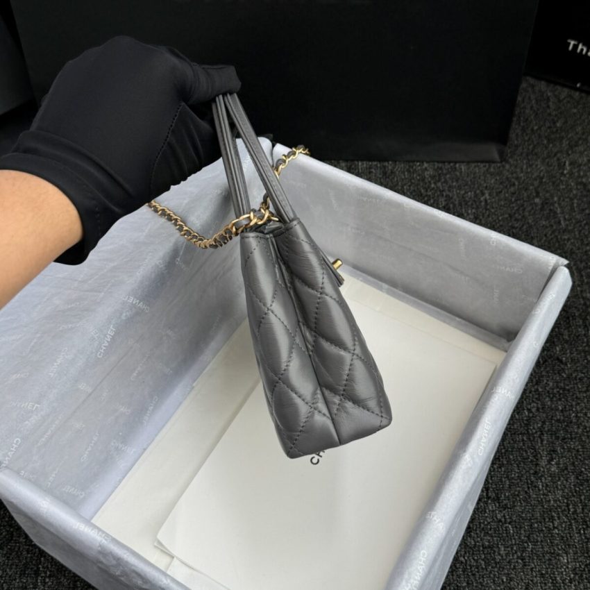 CHANEL 23k Kelly Grey