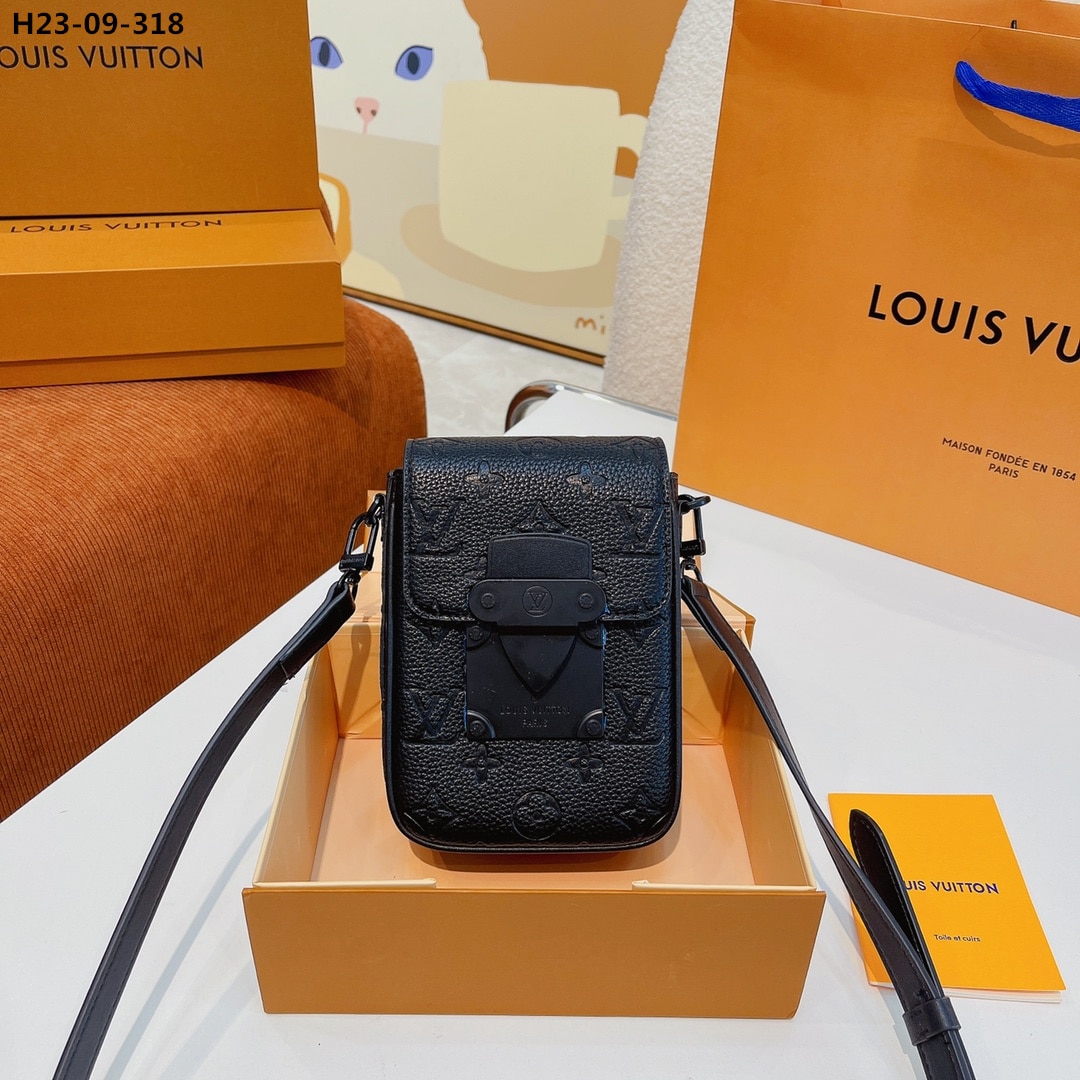 Louis Vuitton S Lock Vertical Wearable Wallet Black 19Cm M81524
