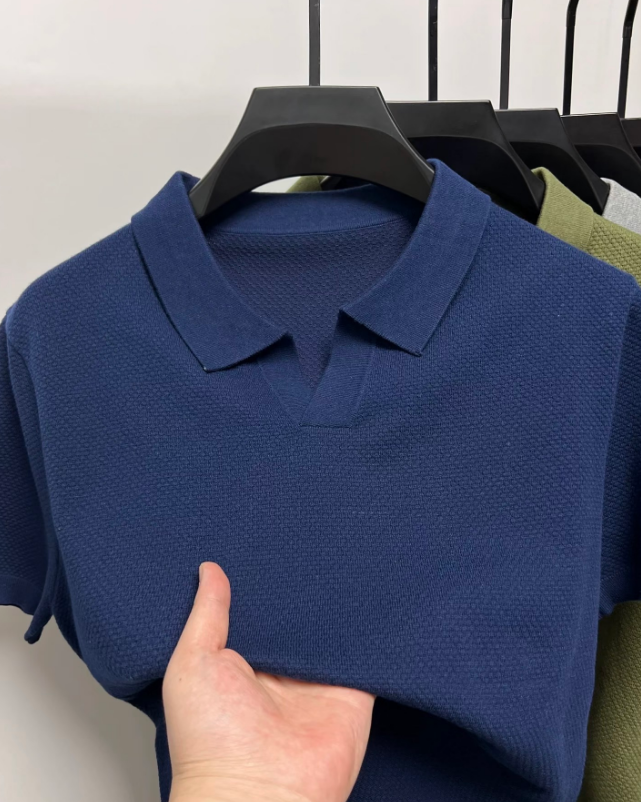 Men’s knit polo with seagull collar and pineapple weave