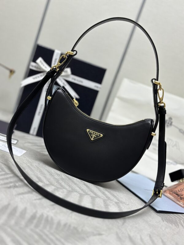 Replica Prada Arque Black