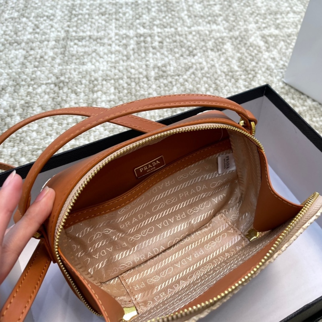 Prada Crochet And Leathe Pouch Bag Natural 18Cm 1Nr025 2Cyc F0018