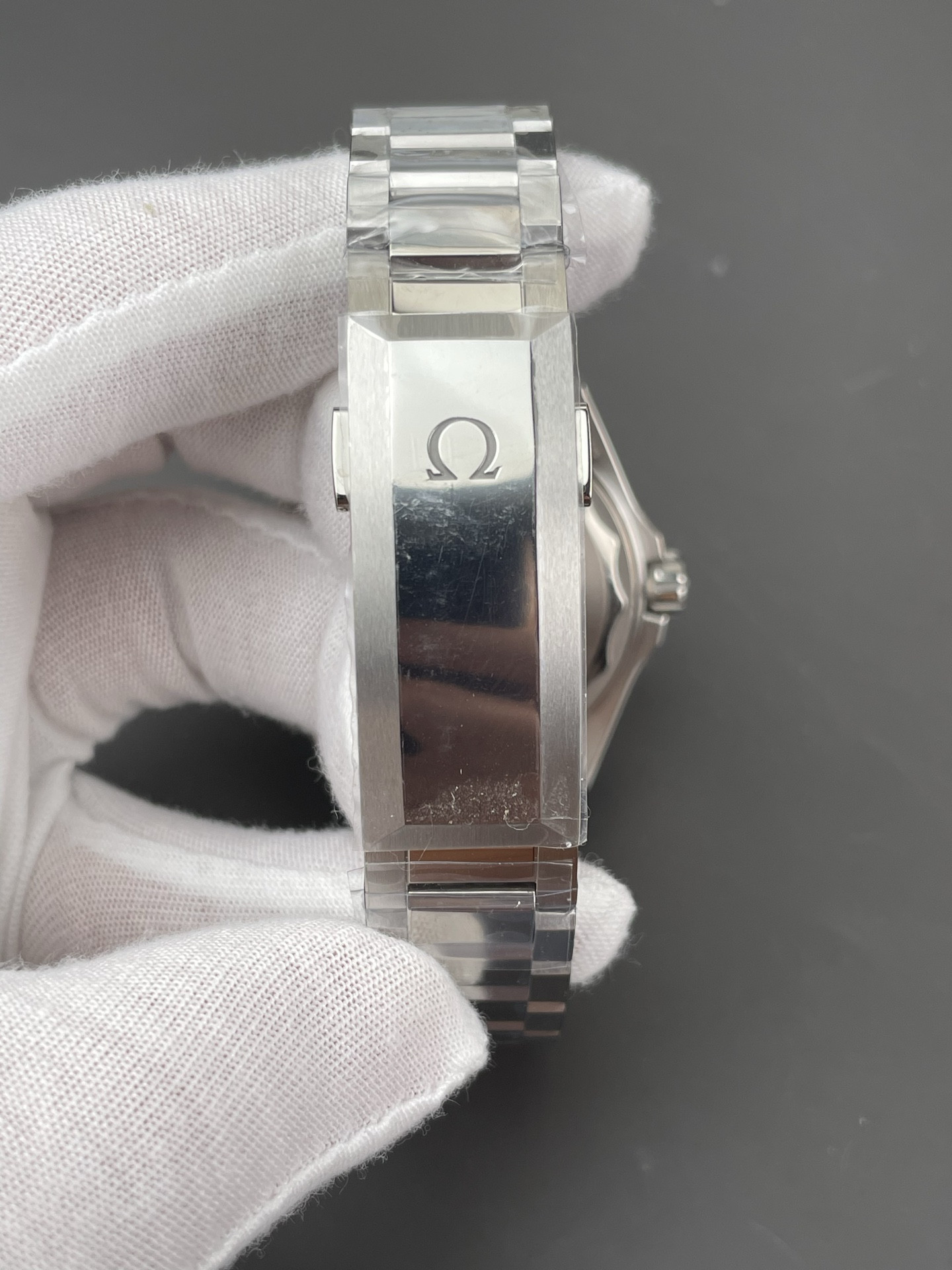 Omega Seamaster Ocean Universe 600M