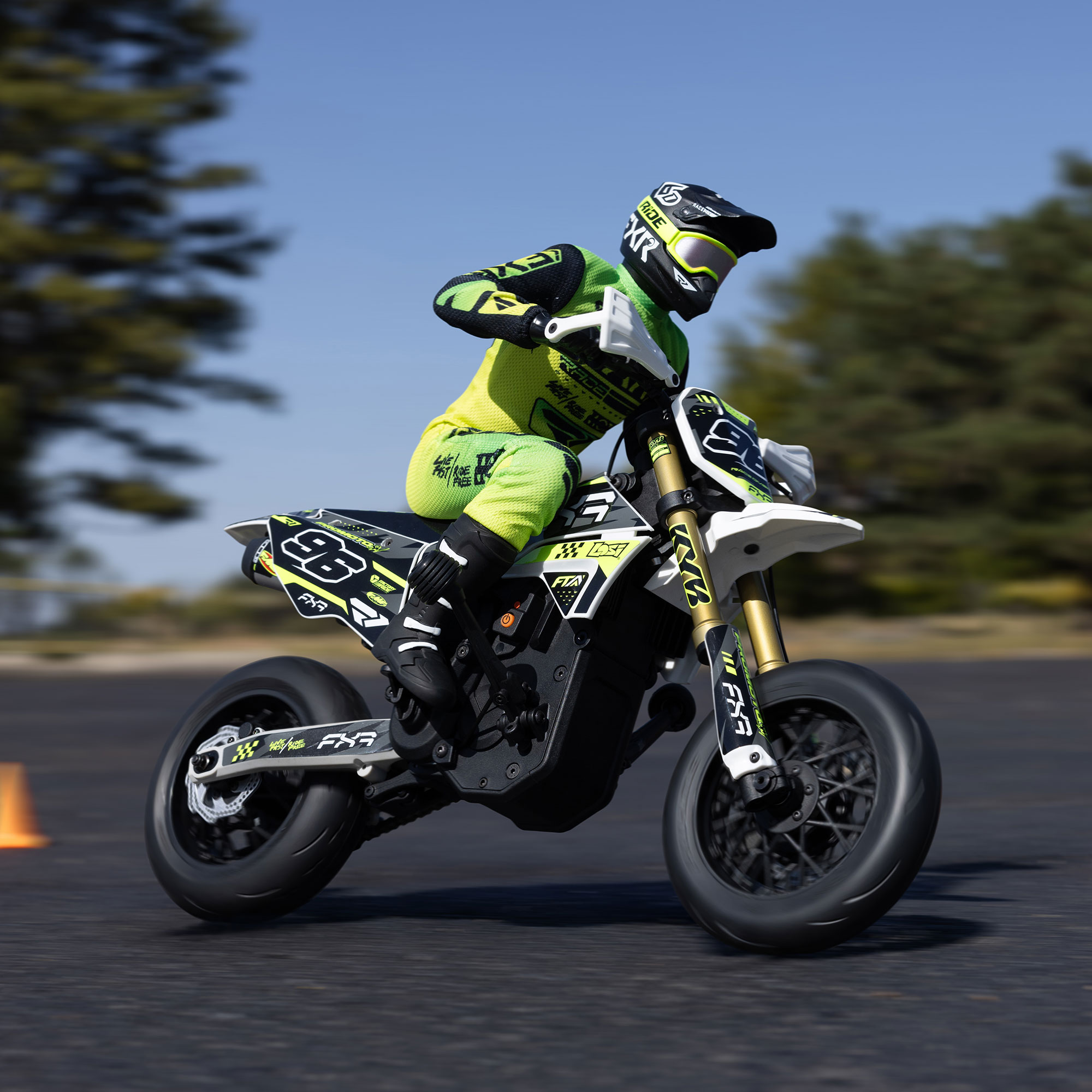 1/4 Losi Promoto-SM FXR Supermoto (Battery and Charger Included)