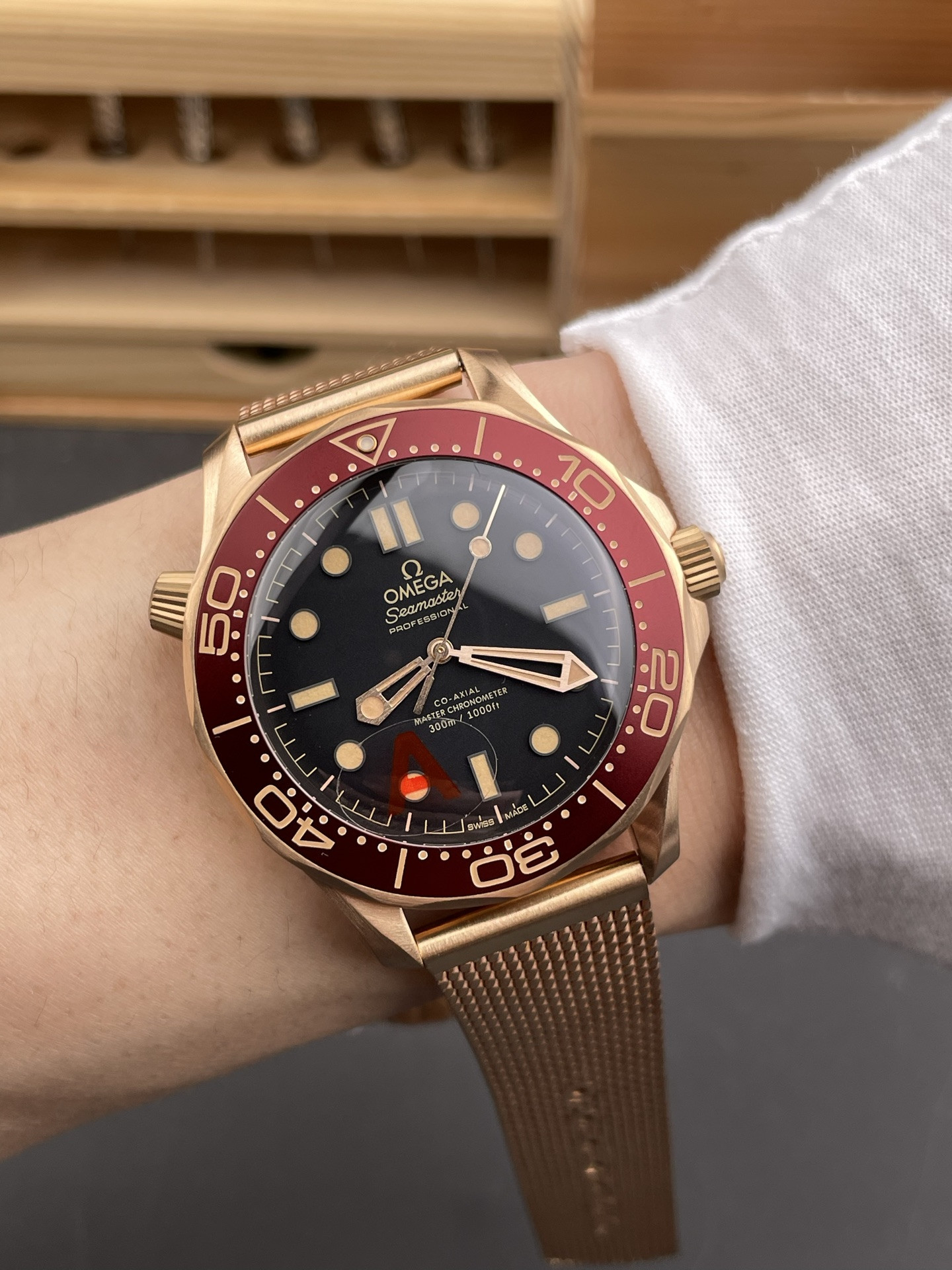 007 Seamaster 300, Burgundy Bronze Gold