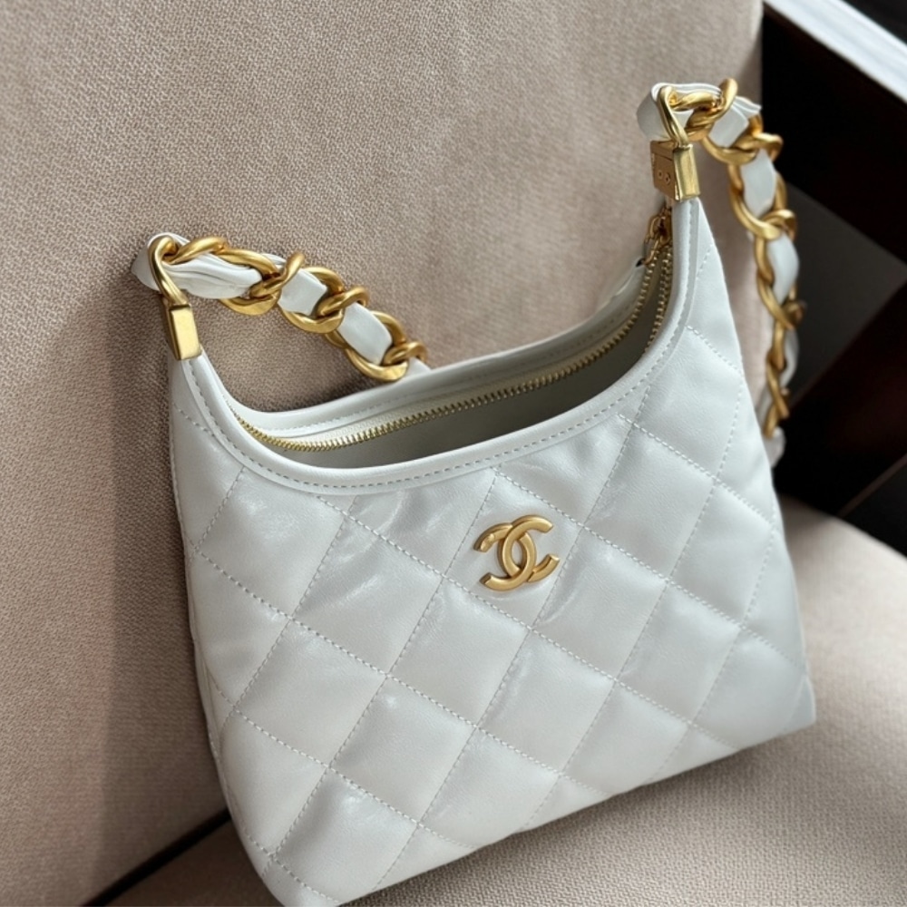 Chanel Gabrielle Bag White 22cm