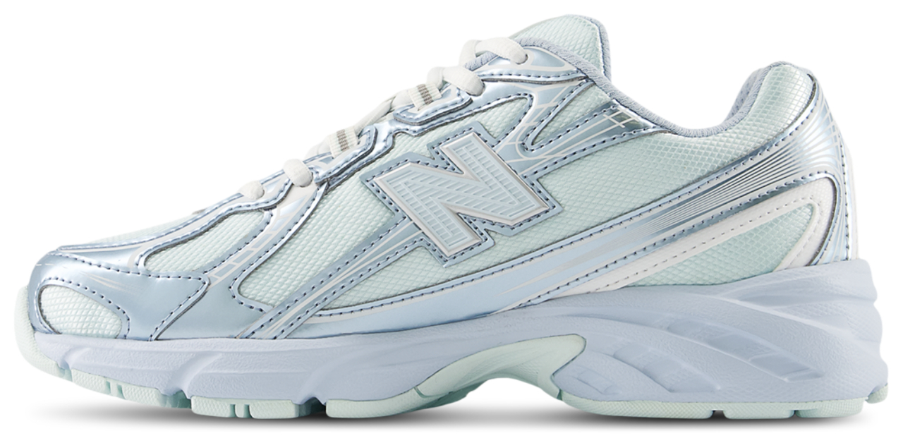 New Balance 740