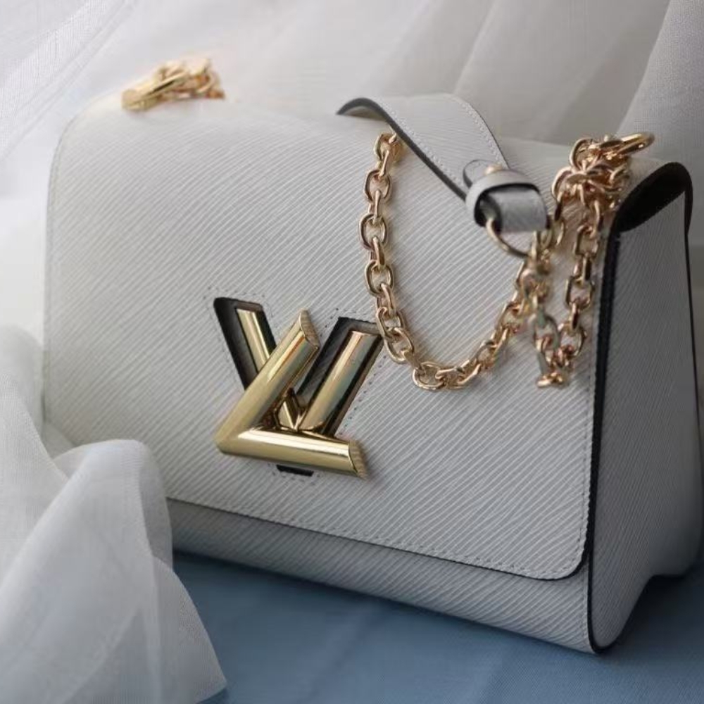 Louis Vuitton Twist MM White 23cm M21111