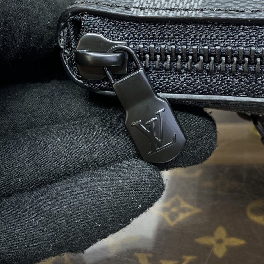 Replica Louis Vuitton Takeoff Pouch Black Grid