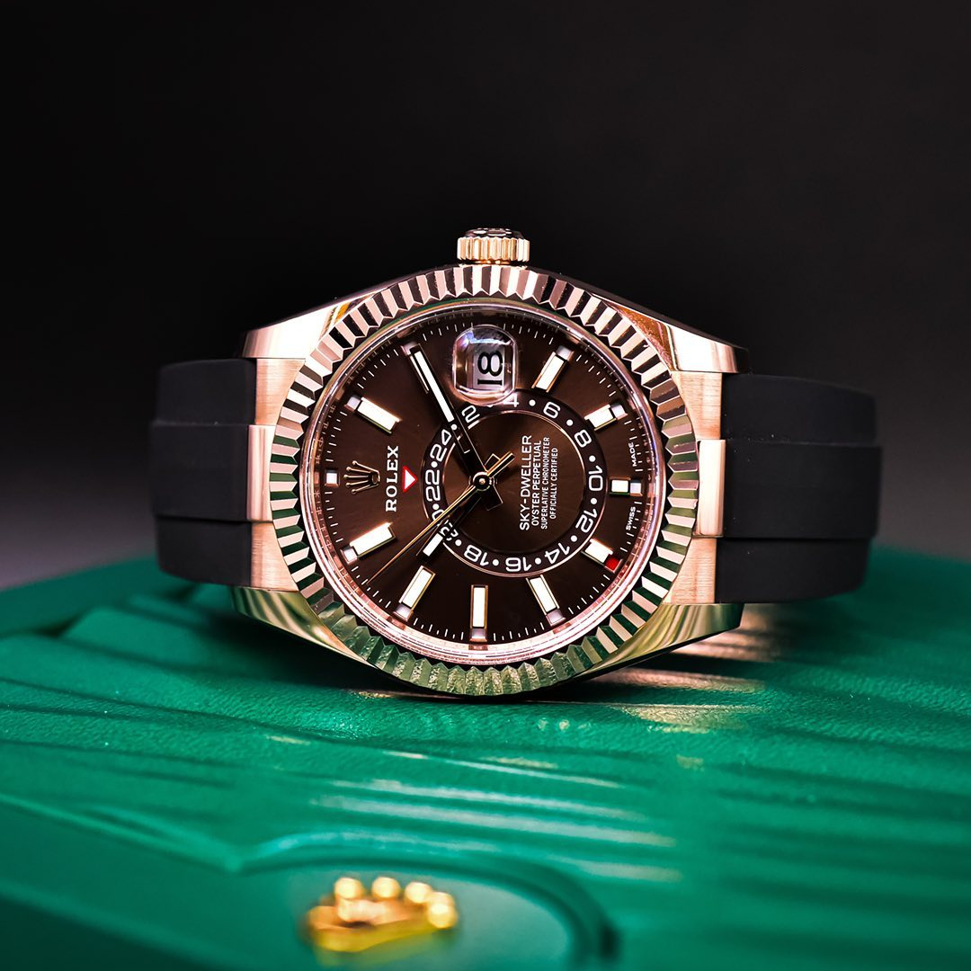 Rolex Sky-Dweller Oyster 42 mm Everose gold 326235-0005 New