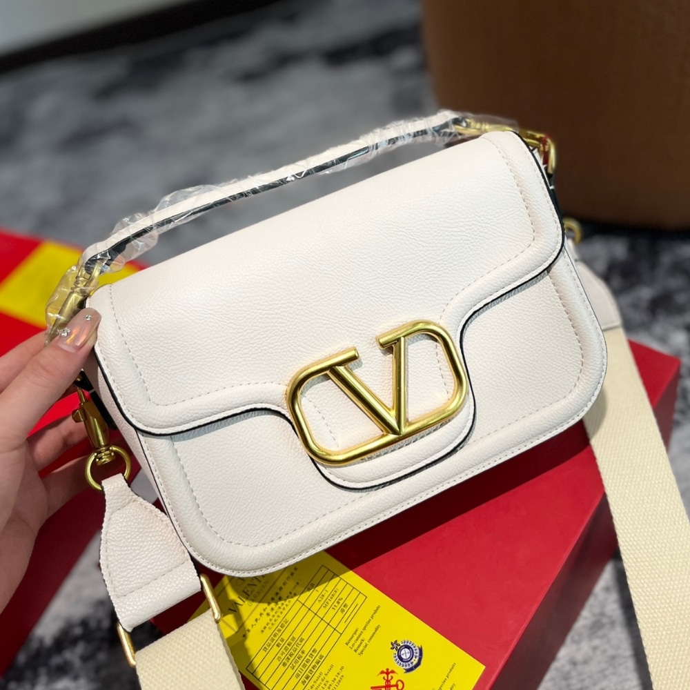 Valentino Garavani Alltime Grainy Leather Shoulder Bag White 23Cm 4W2B0N20Imz 098