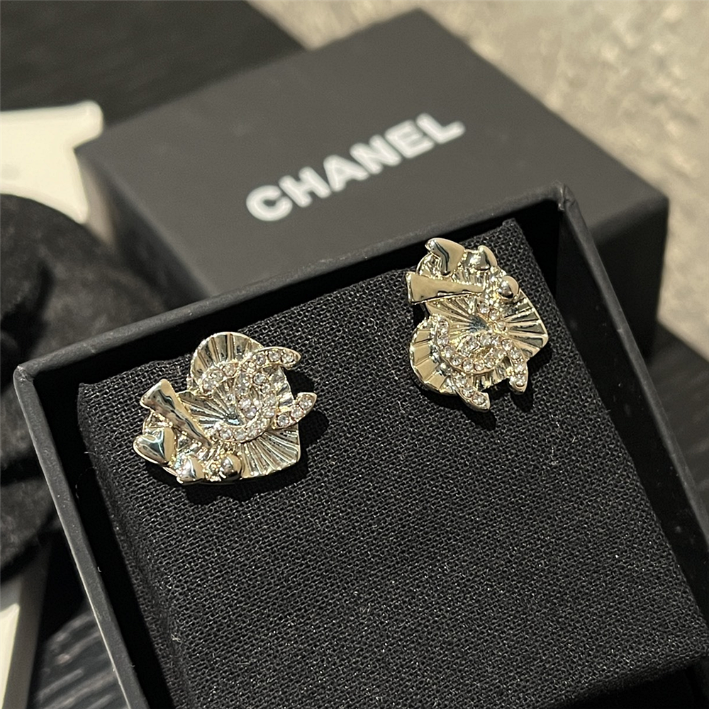 Chanel Cc Crystal Heart Earrings Gold Abg358 B21895 U3549