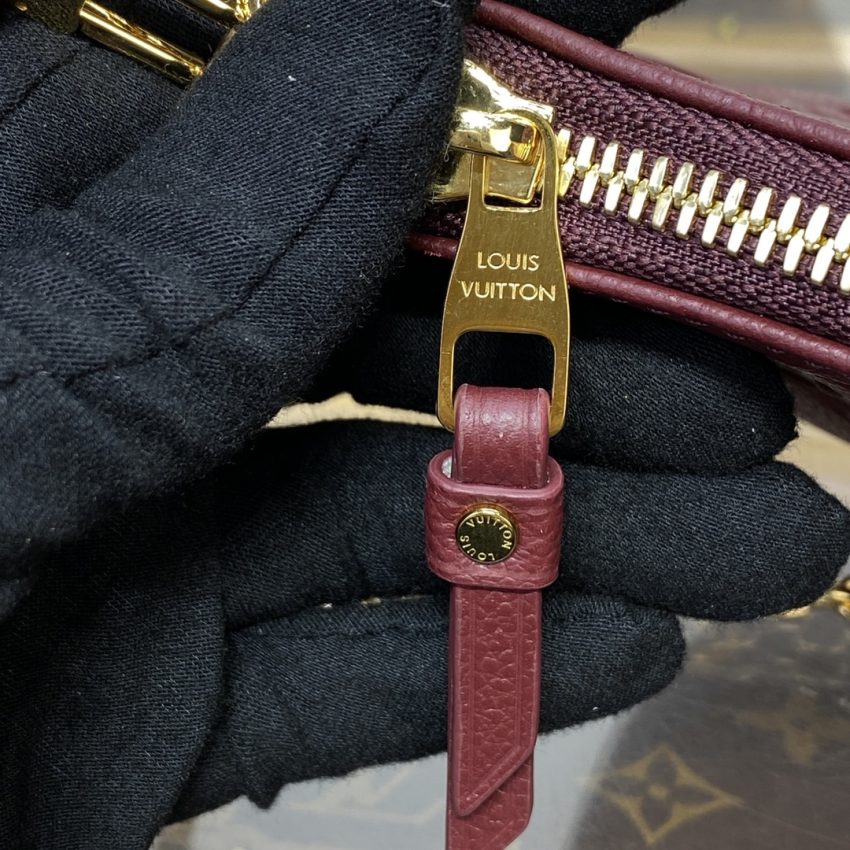Replica Louis Vuitton Easy Pouch Bordeuax