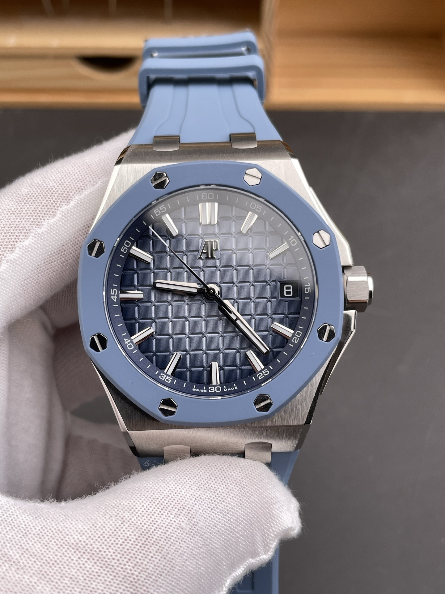 Royal Oak 15605 Smoked Blue Dial