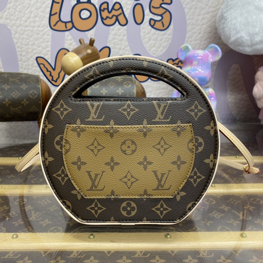 Replica Louis Vuitton Around Me