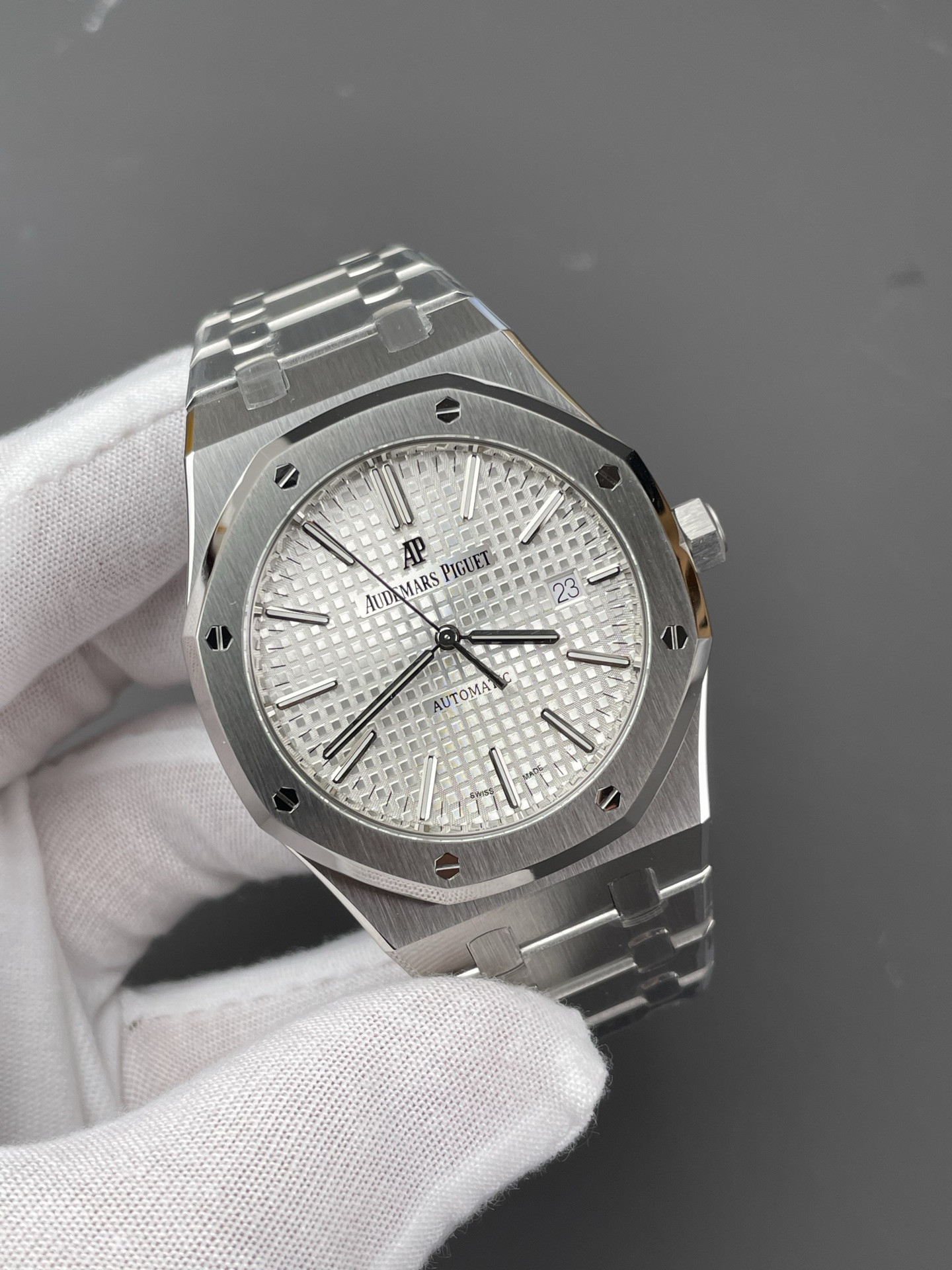 Royal Oak 15400 White Dial