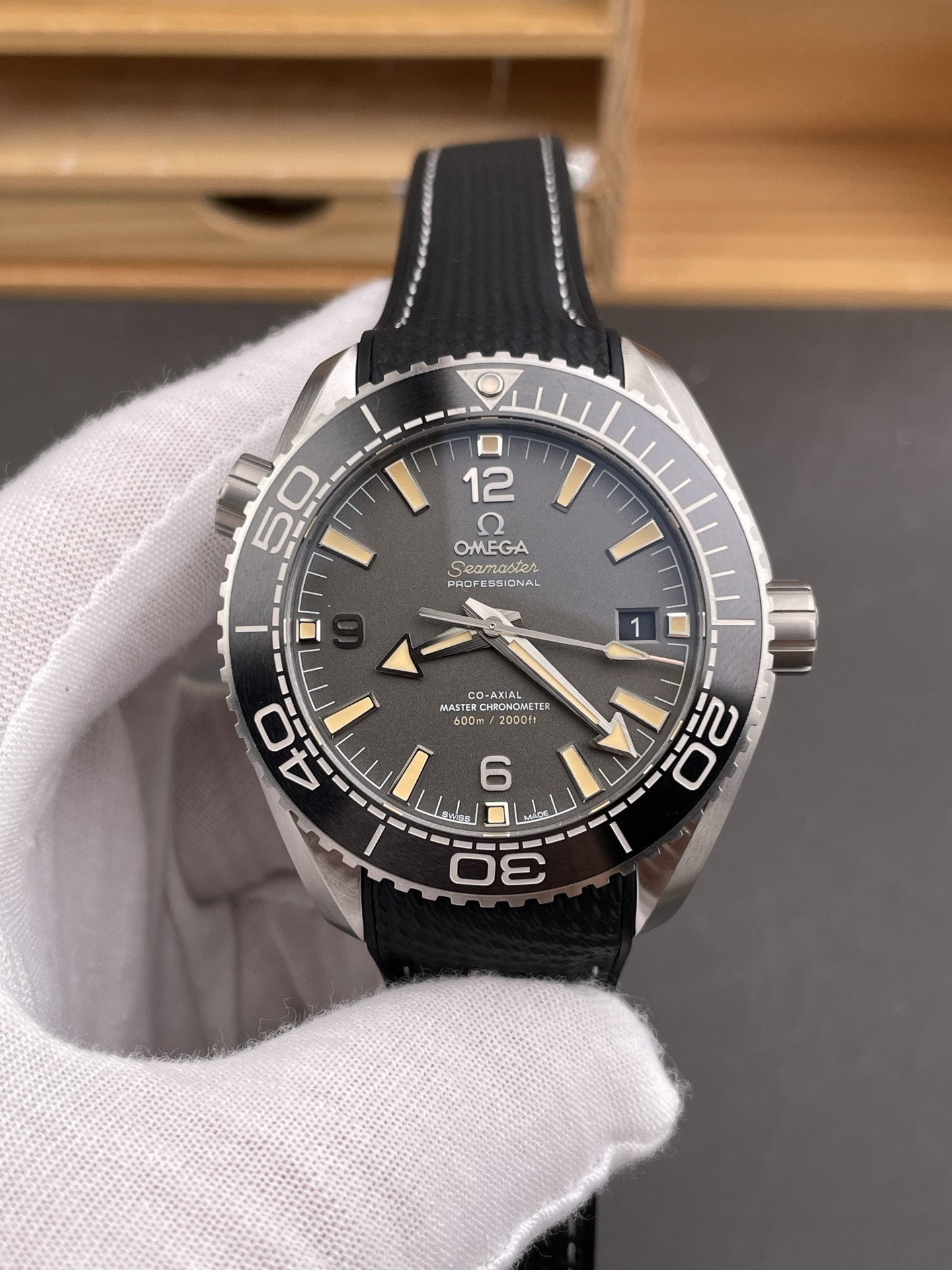 Seamaster 600, Copper Grey Dial
