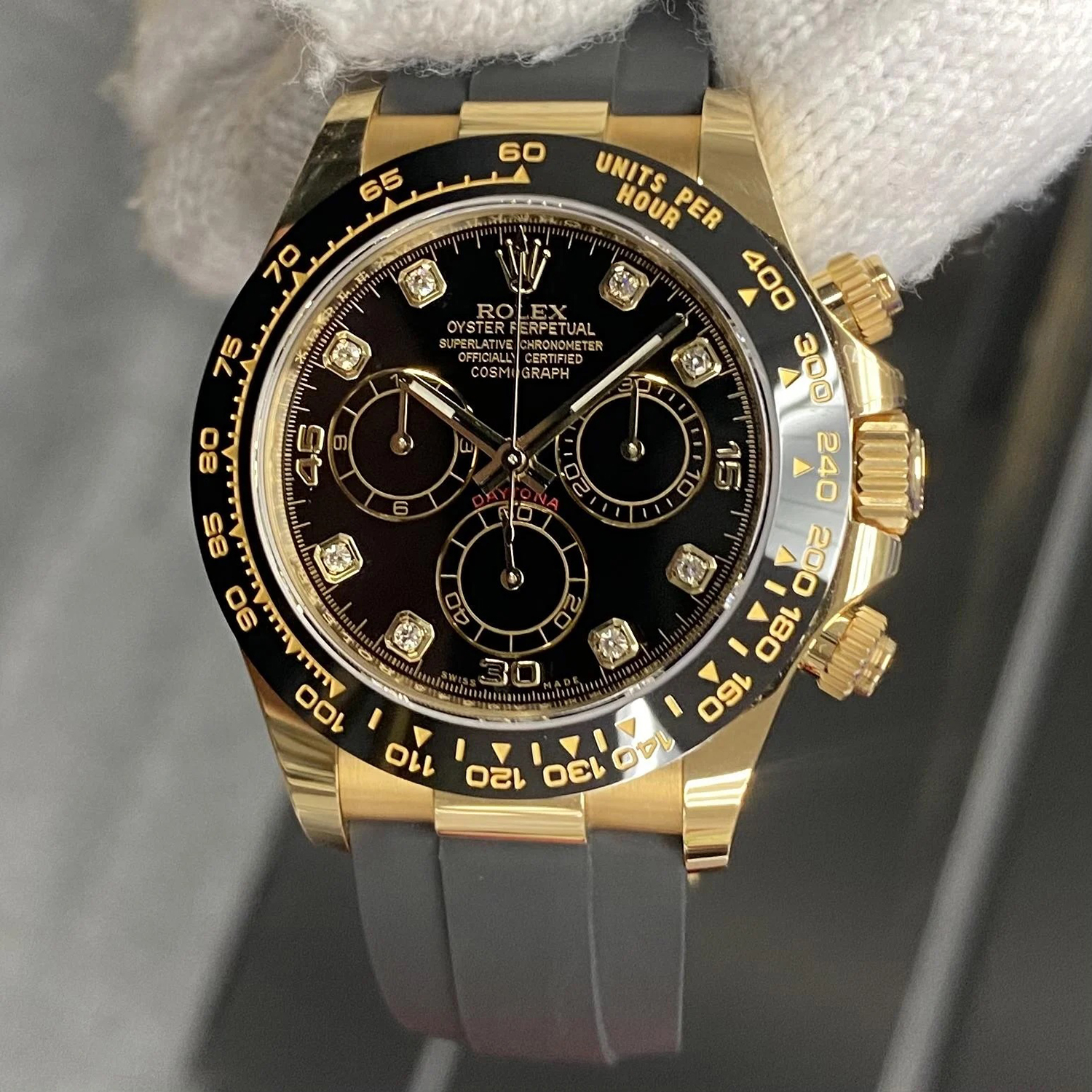 ​Rollie-The Crown Daytona Yellow Gold Black-Diamond Oysterflex Strap 116518LN-0046