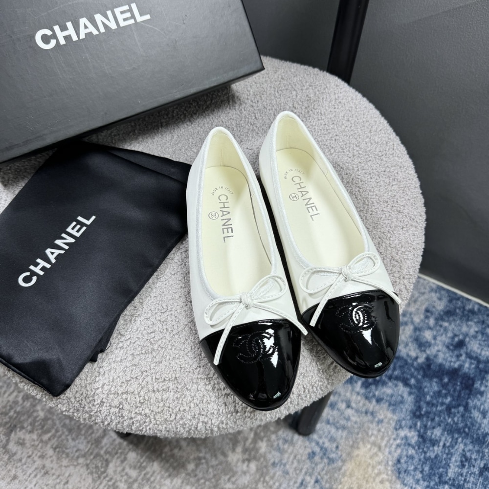 Chanel Ballerina Flat Shoes In White