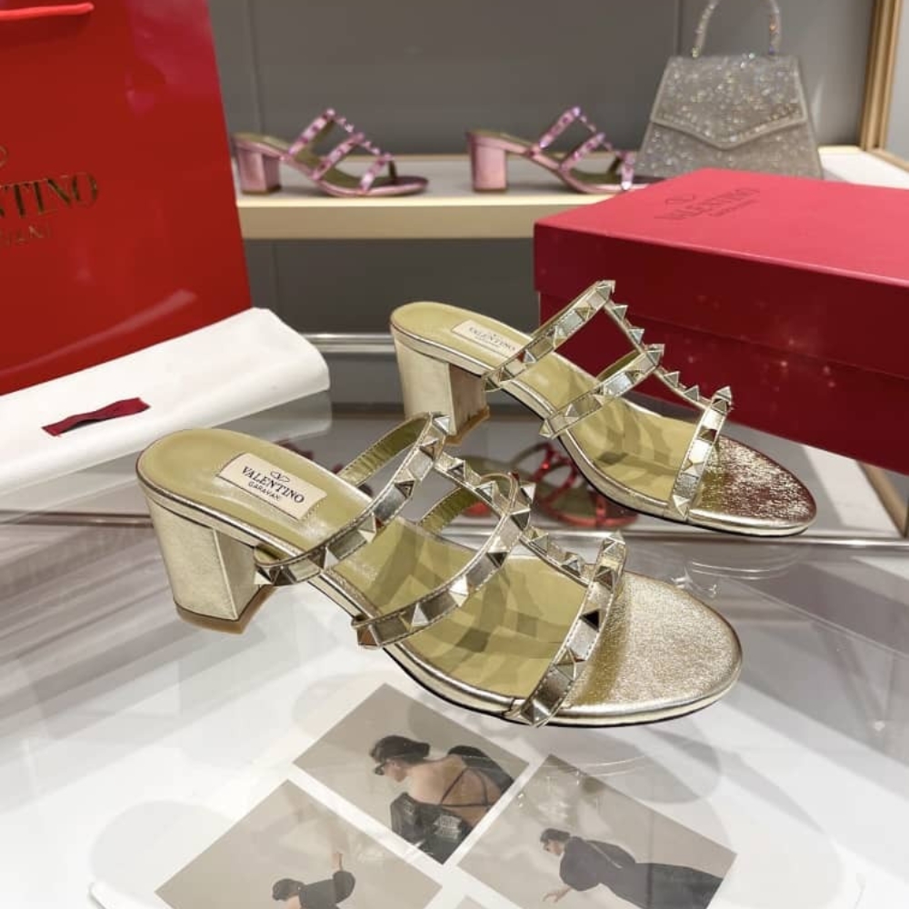 Valentino Garavani Rockstud Slide Sandal In Laminated Nappa Gold 6W2S0C47Qkh I8M