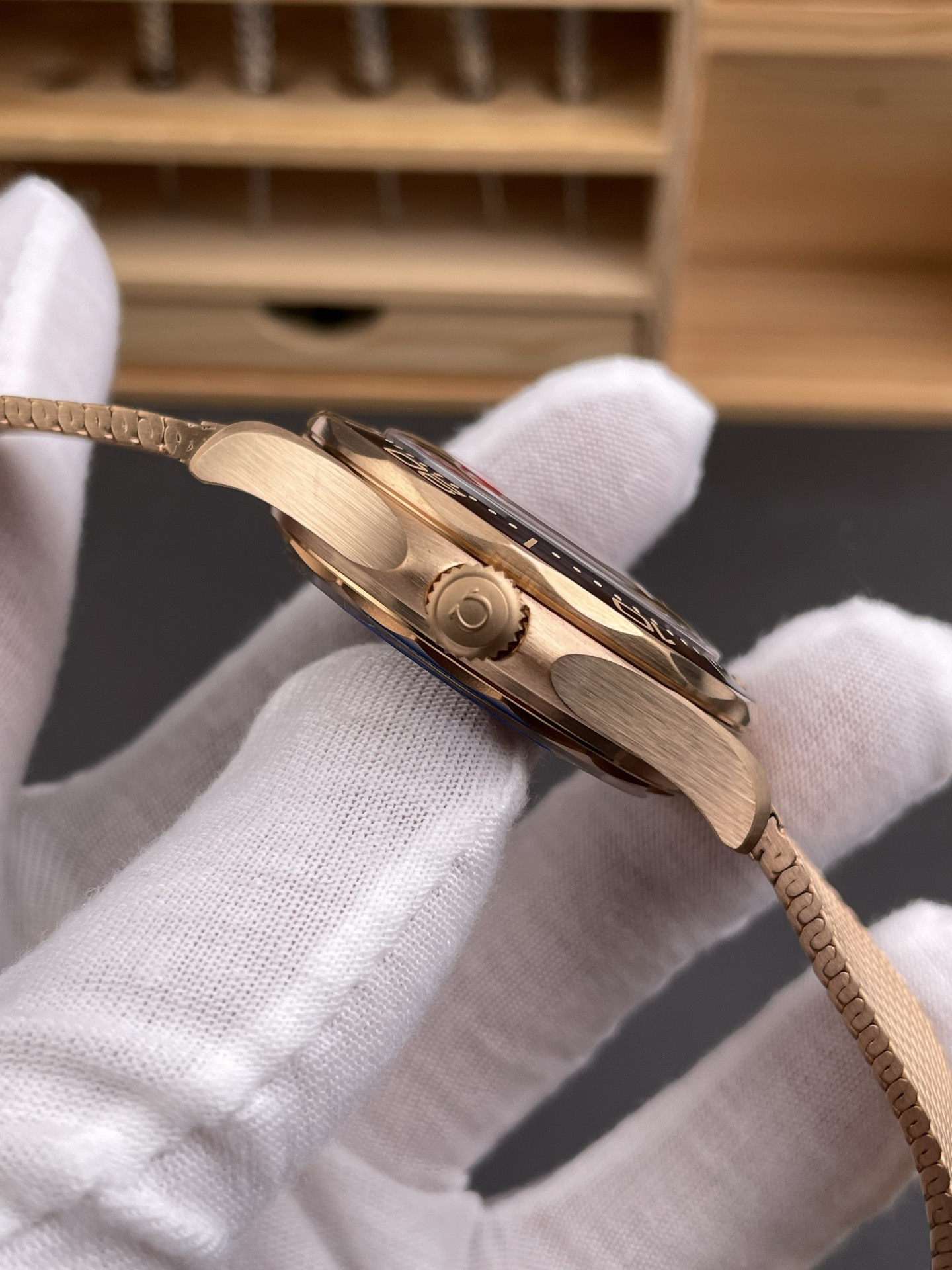 007 Seamaster 300, Burgundy Bronze Gold