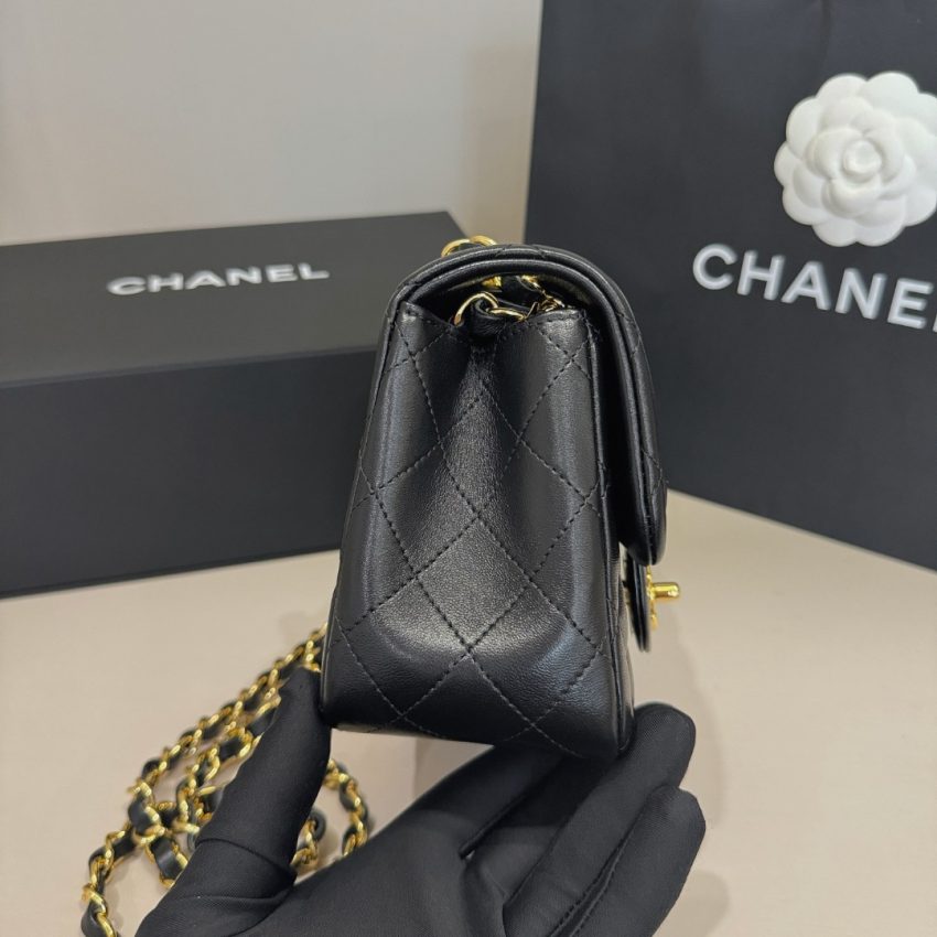CHANEL Classic Flap 17cm Gold