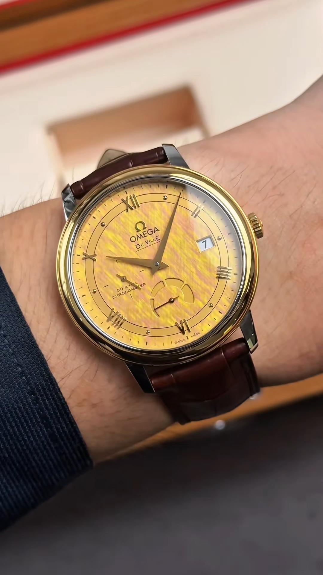 De Vil Prestige​ 39.5 mm, Steel ‑ yellow gold leather strap