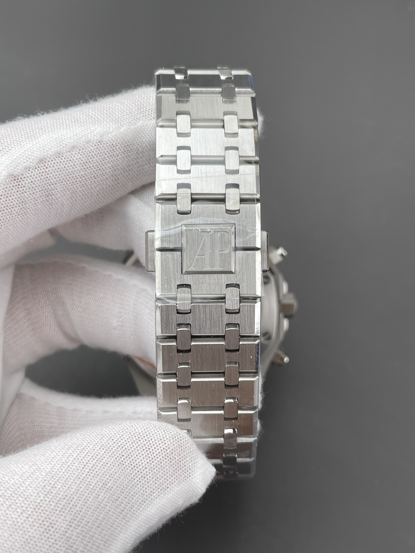Royal Oak 26240 Black Dial