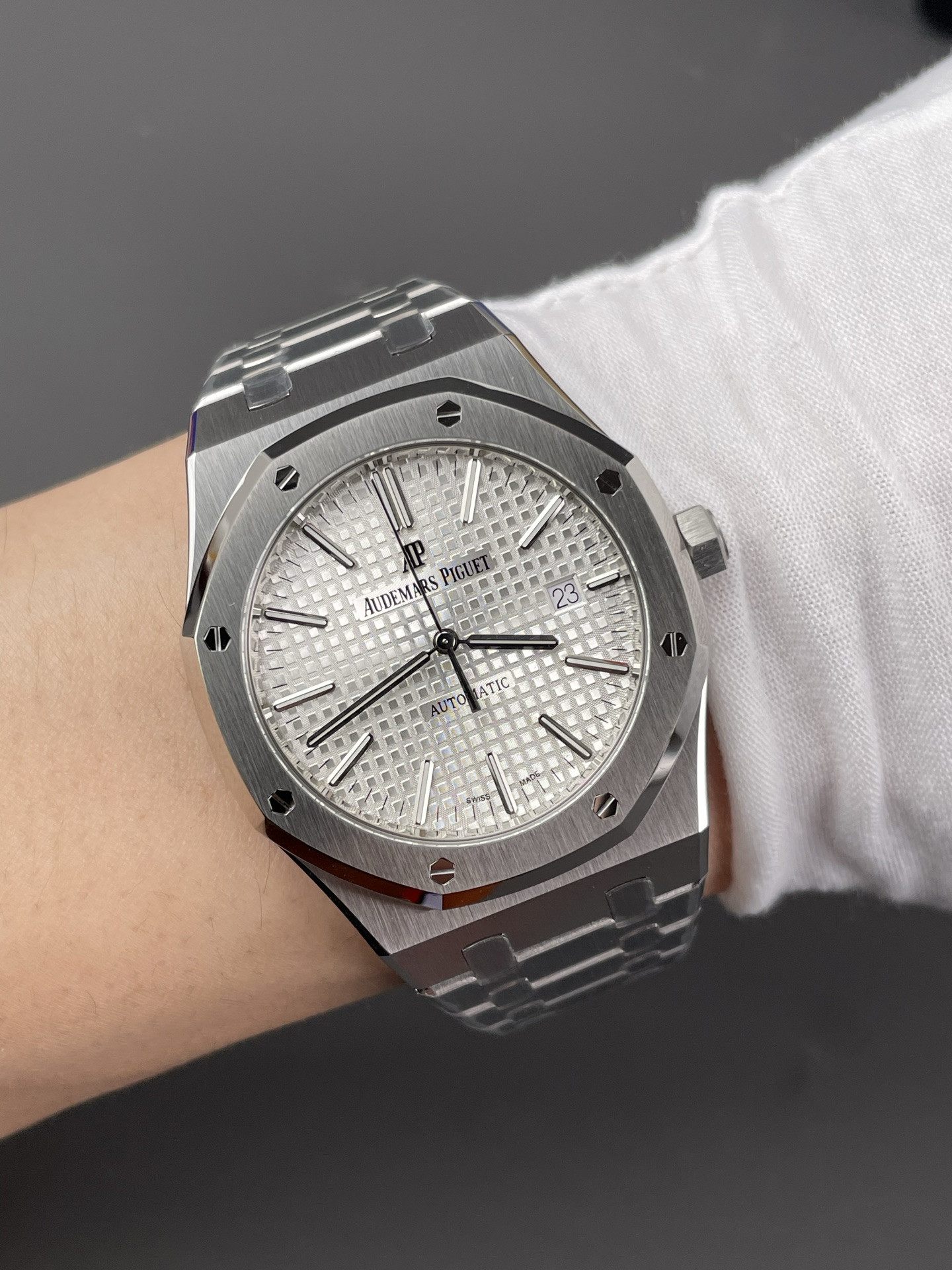 Royal Oak 15400 White Dial