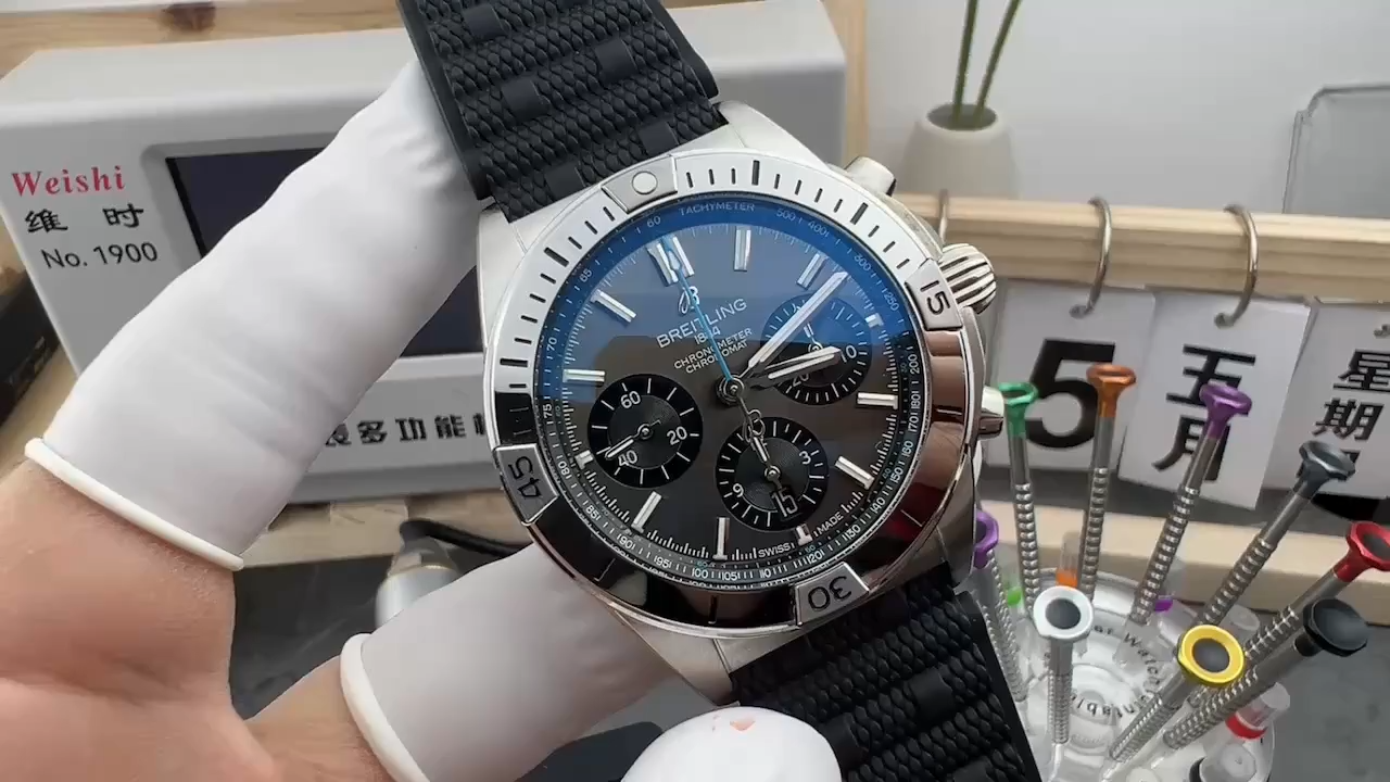 Breitling Chronomat B01 42mm EB0134101M1S1 Replica