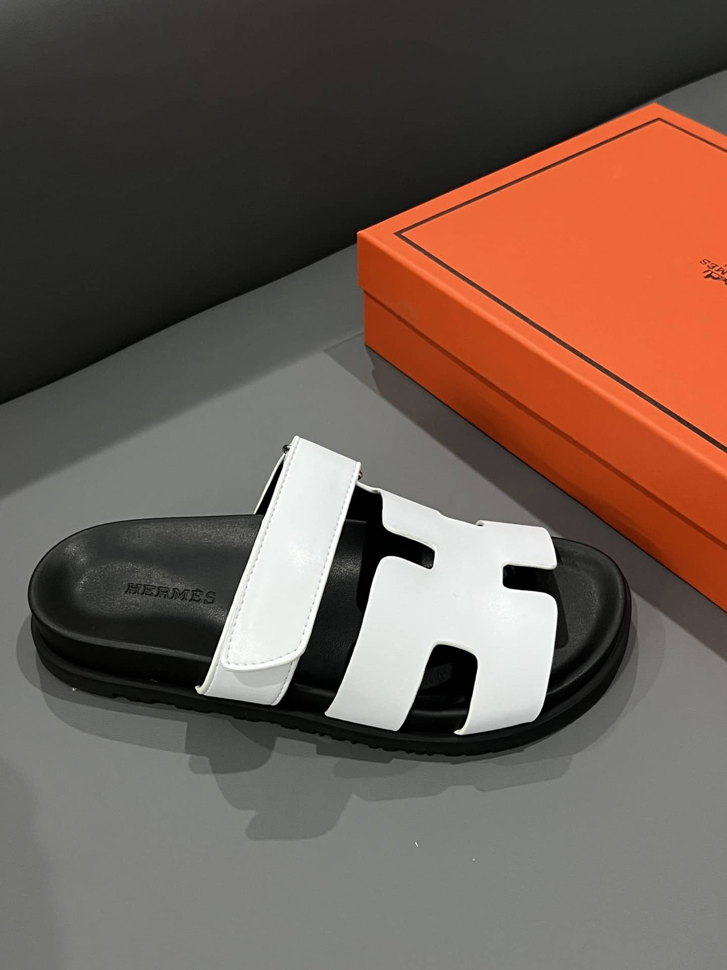 Hermes Chypre Sandal Blanc Calfskin White H222100Z 90345