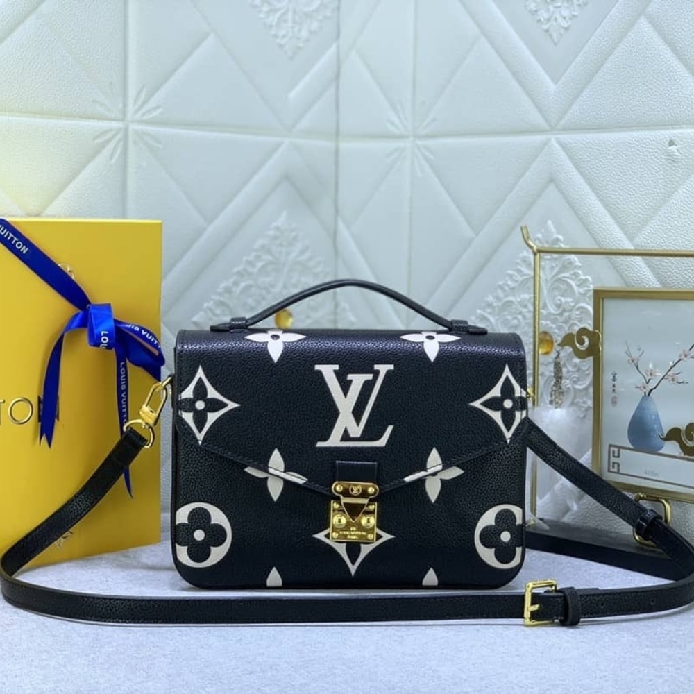 Louis Vuitton Pochette Métis Bag Black 25Cm M45773
