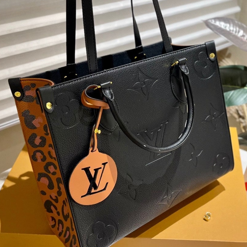 Louis Vuitton Onthego MM Wilde At Heart Bag Black 35Cm M58522