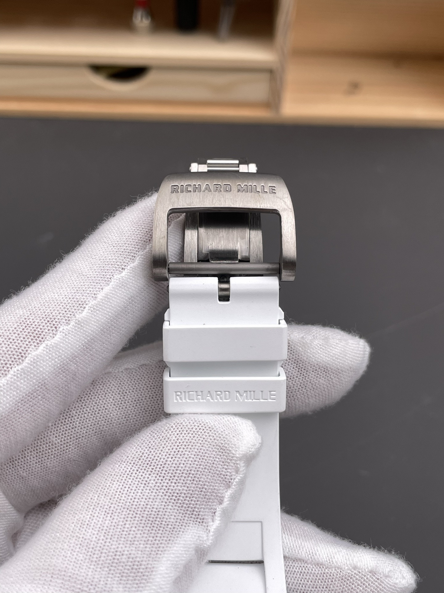 RM055 White Ceramic