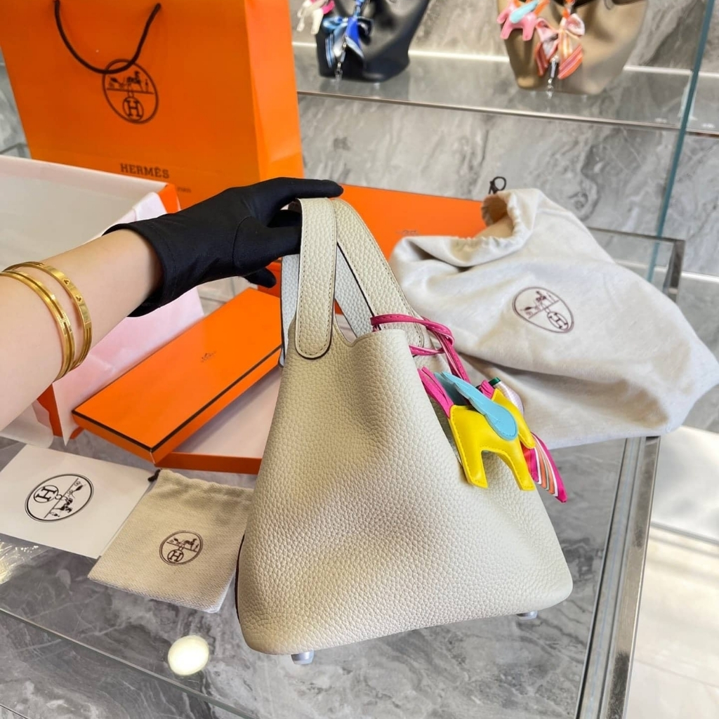 Hermes Picotin 18 Beton Clemence Silver Hardware White 18Cm