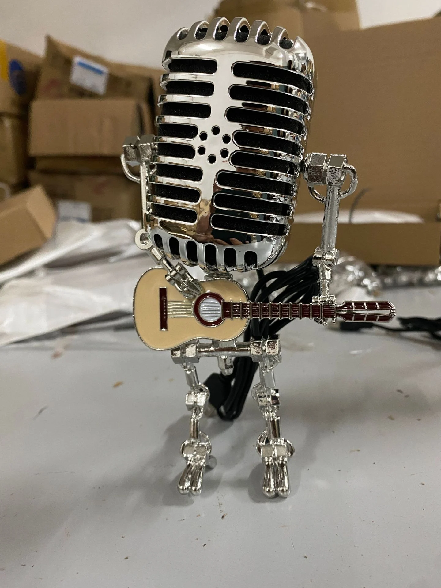 🔥LAST DAY 48% OFF🎁🔥Vintage Metal Microphone Robot Desk Lamp🎸