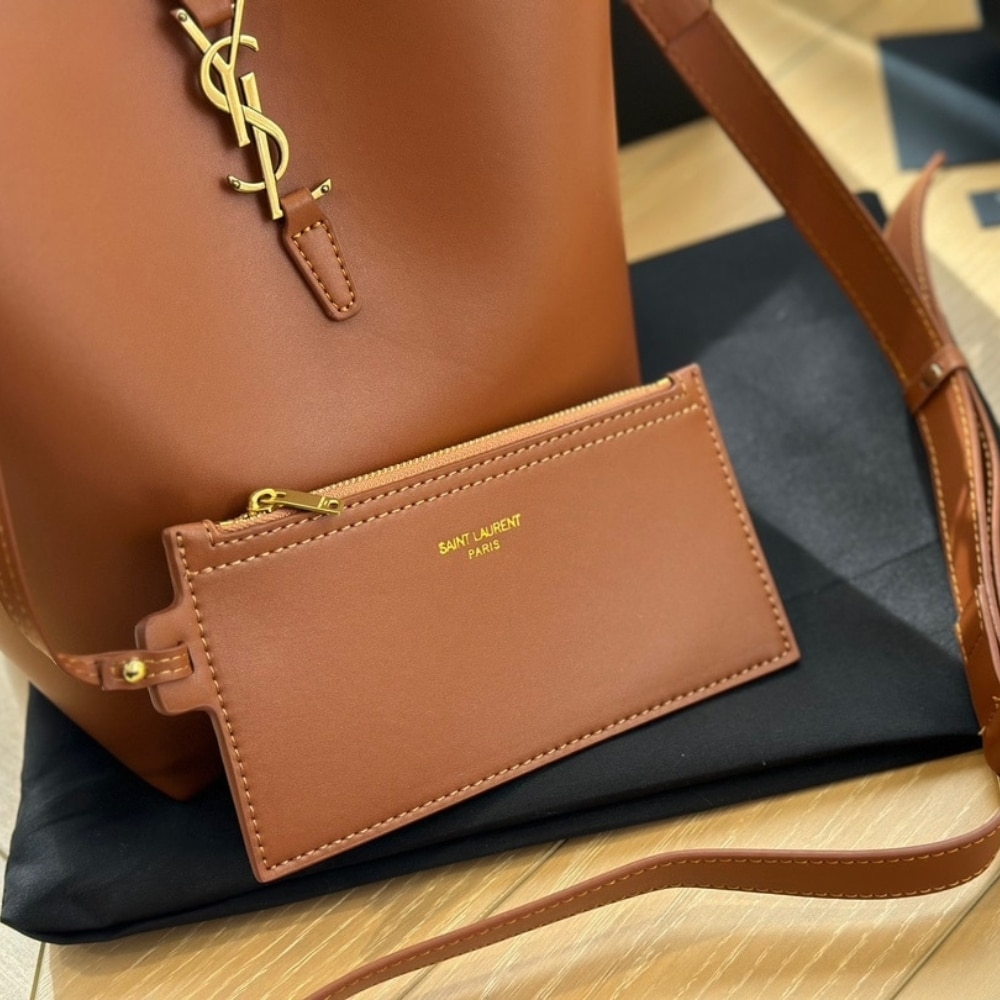 Saint Laurent Le 37 In Shiny Leather Brown 25Cm