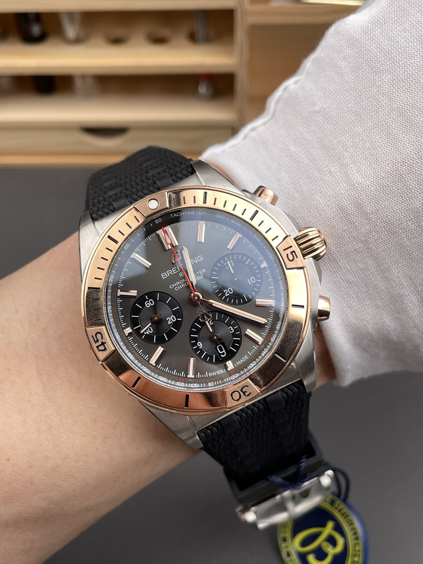 Chronomat B01 Two-tone Rose Gold Grey Dial Rubber Strap