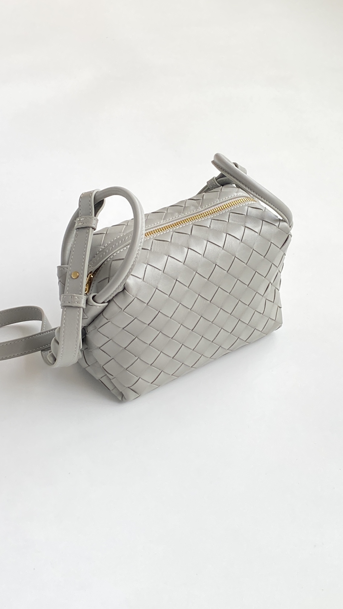 Bottega Veneta Loop Top Handle Replica
