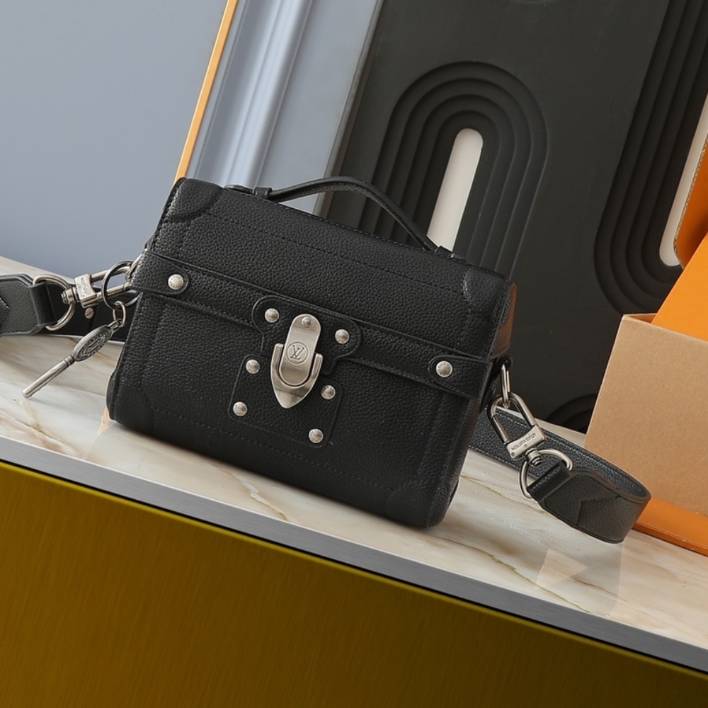 Louis Vuitton Soul Trunk Bag Black 19Cm M11516