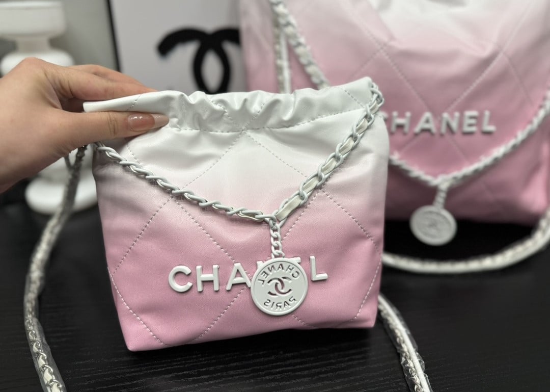 Chanel 22 Mini Handbag Patent Gradient Leather Pink 20Cm
