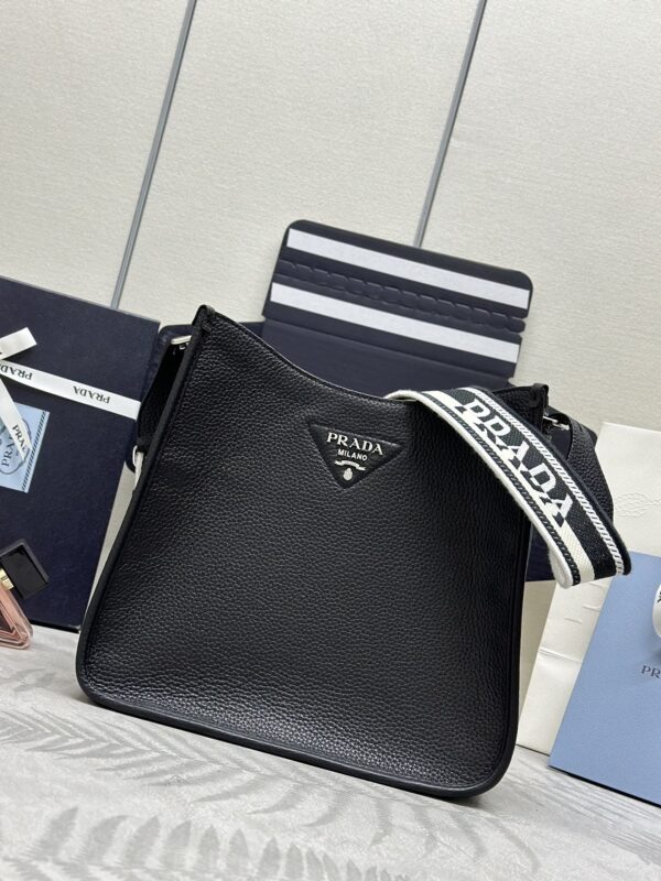 Replica Prada Saffiano Tote Black