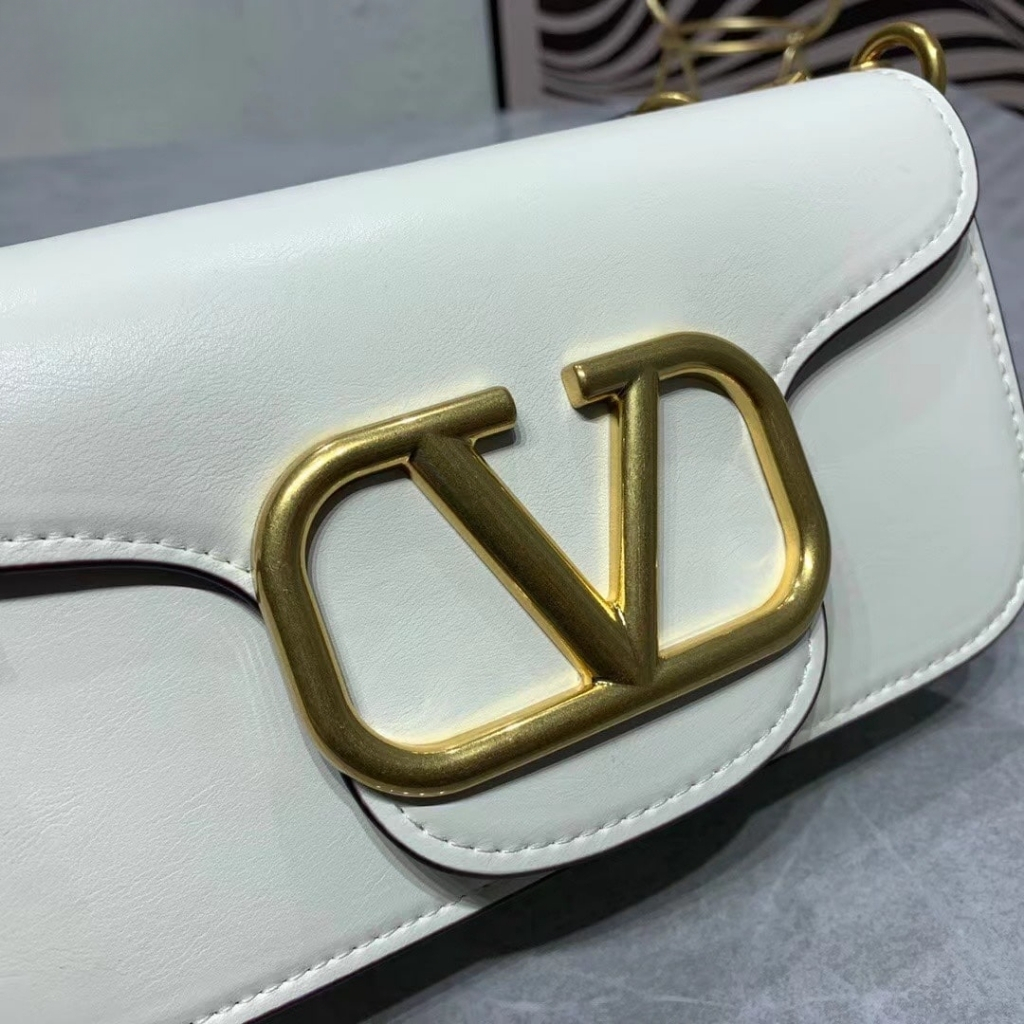 Valentino Locò Small Shoulder Bag In White 20cm 1W2B0K53ZXLI16