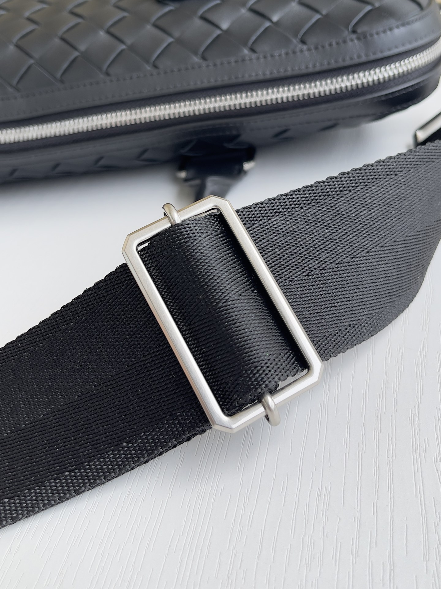 Replica Bottega Veneta Slim Intrecciato Briefcase