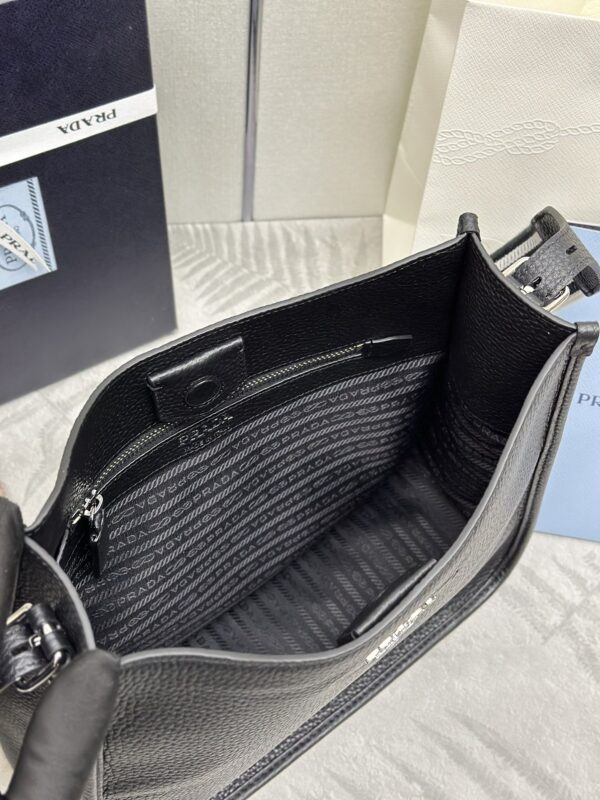 Replica Prada Saffiano Tote Black