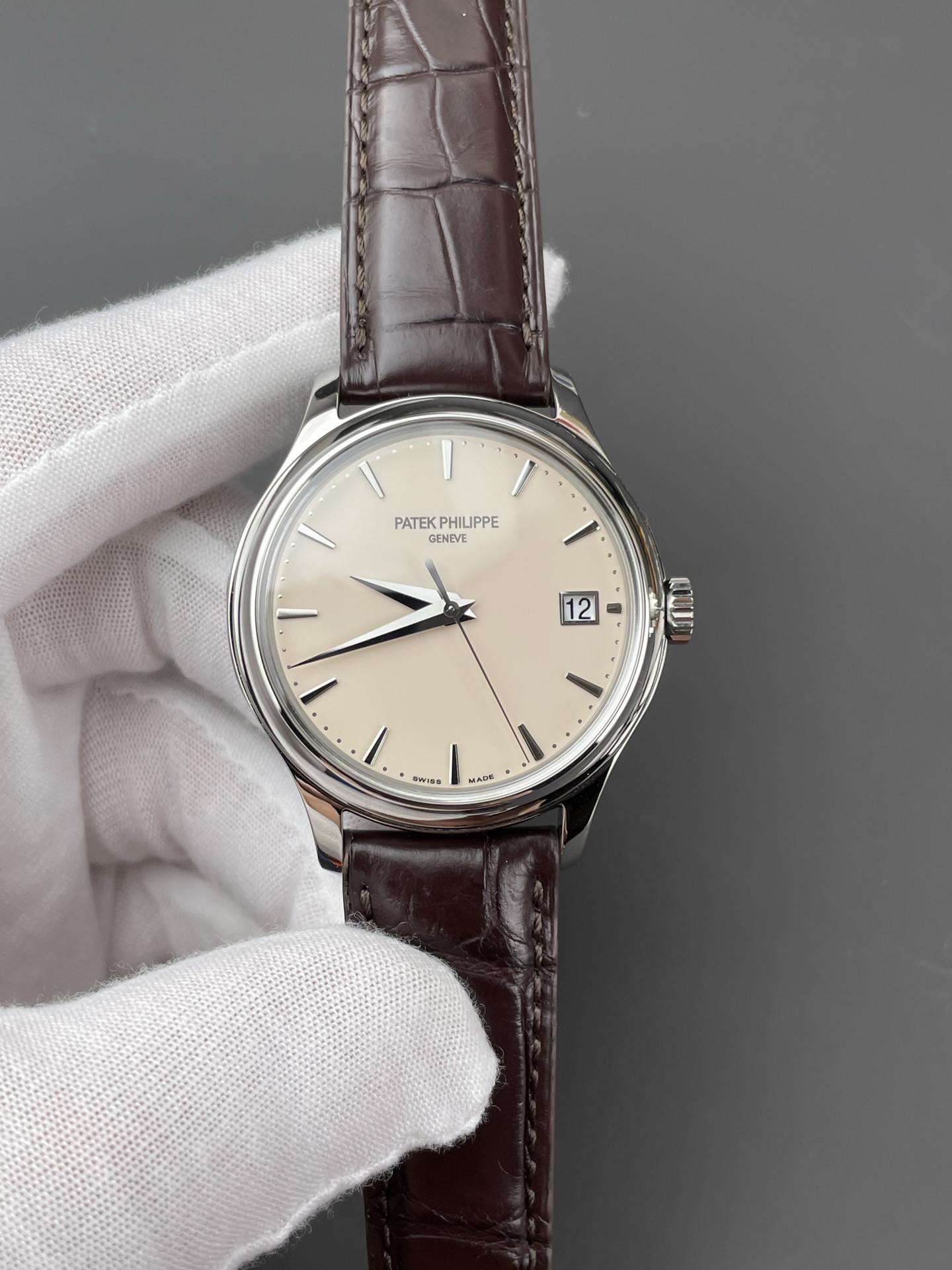 Patek Calatrava 5227G Officer Case White Gold Version
